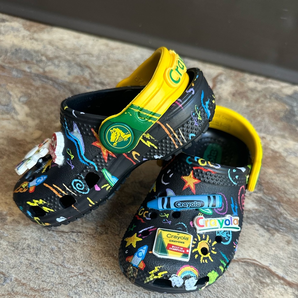 Kids Crayola Crayons Crocs Brand New